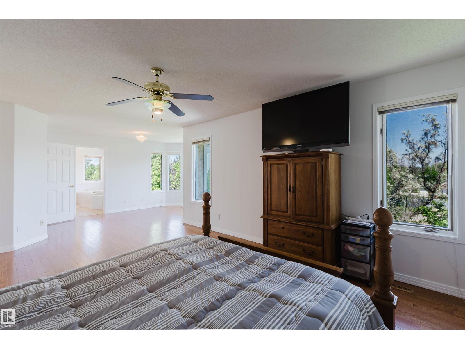 15 CORMACK CR NW - 36
