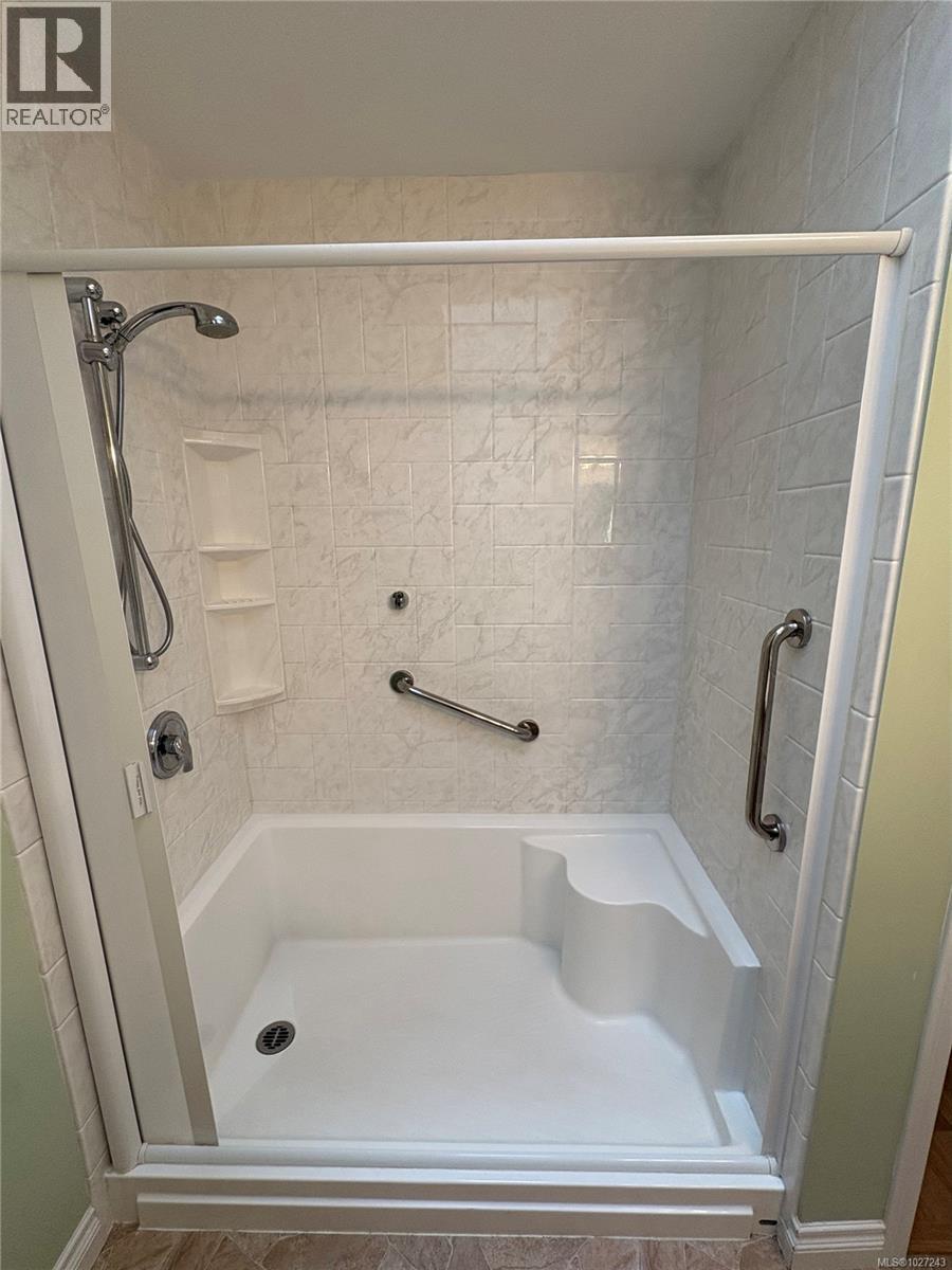 #103 240 Stanford Ave E - 34