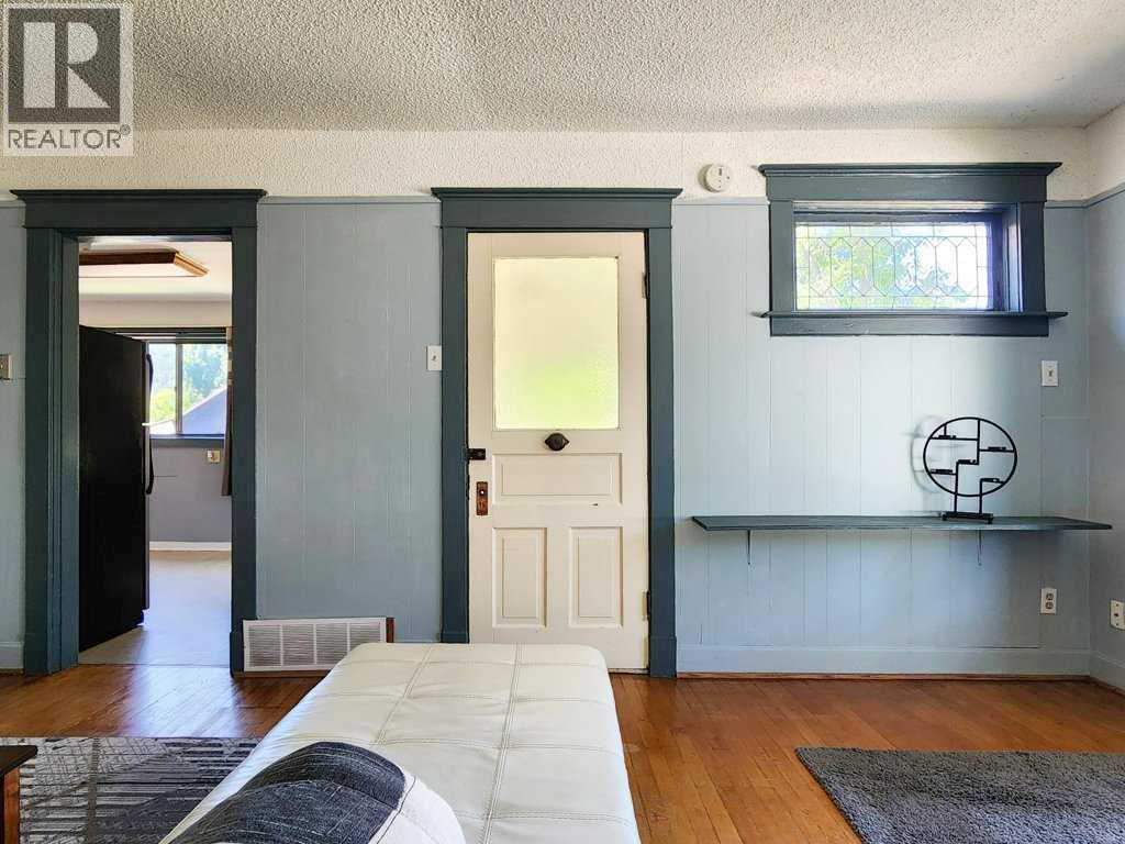 2229 210 Street - 12