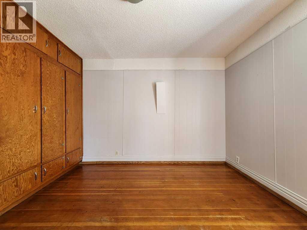 2229 210 Street - 17