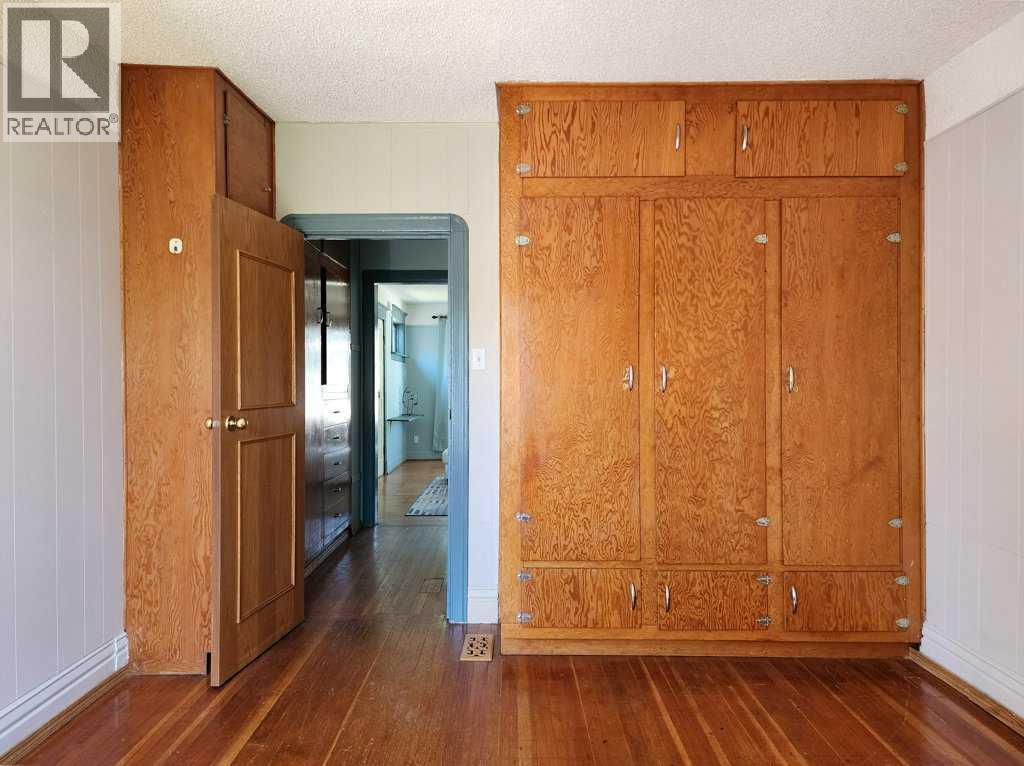 2229 210 Street - 18