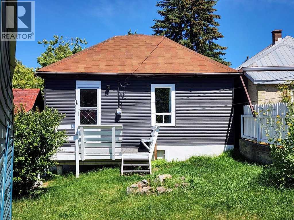 2229 210 Street - 27