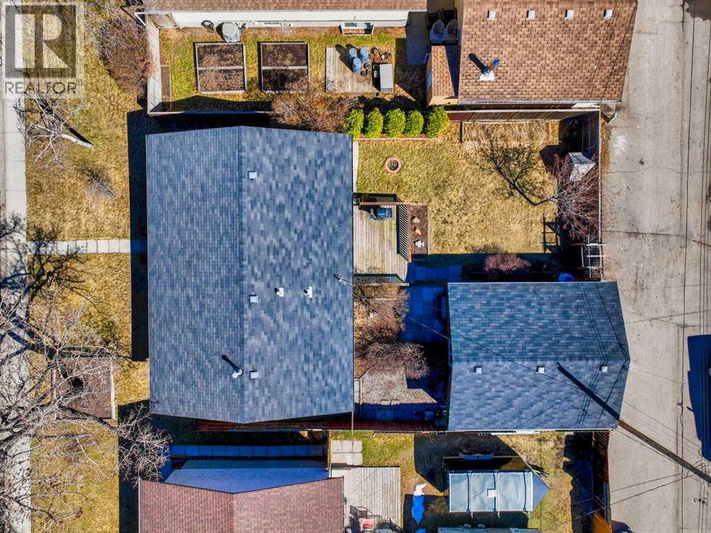 23 Queen Isabella Close SE - 32