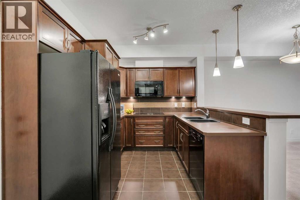 #223 30 Royal Oak Plaza NW - 3