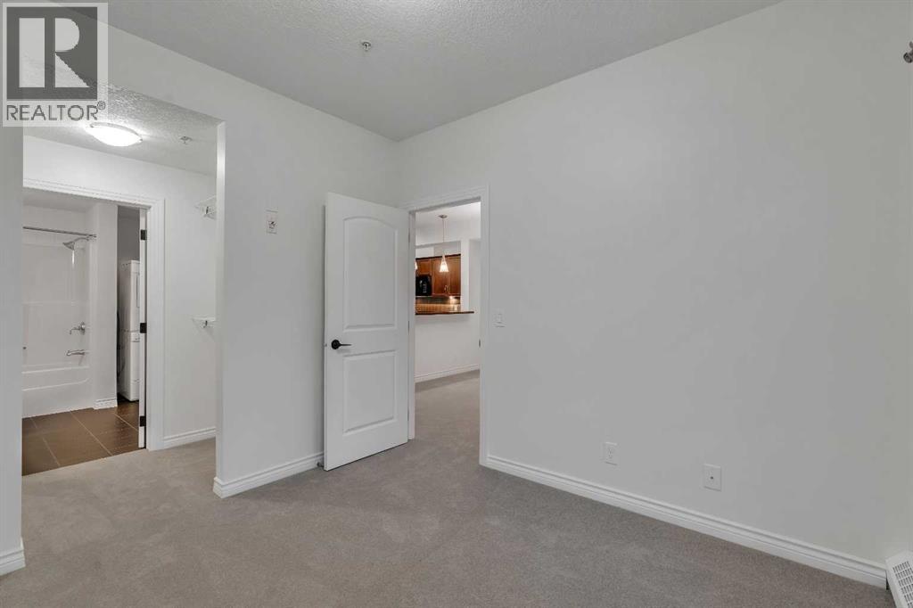 #223 30 Royal Oak Plaza NW - 16