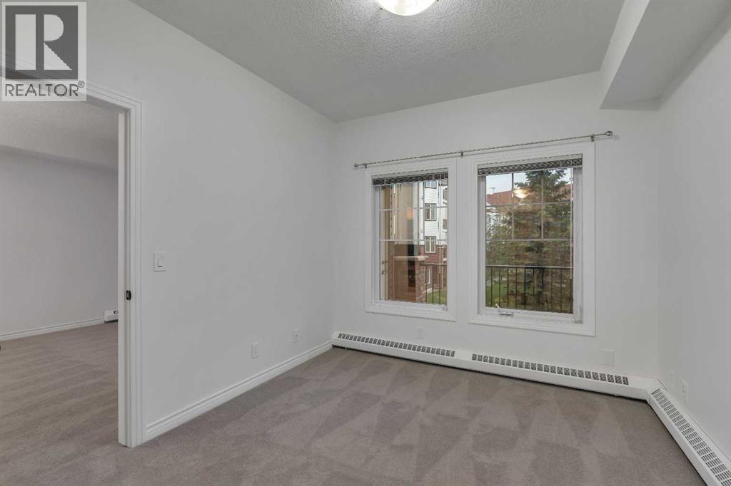 #223 30 Royal Oak Plaza NW - 15