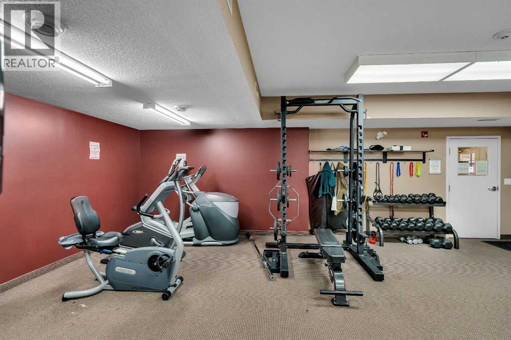 #223 30 Royal Oak Plaza NW - 26