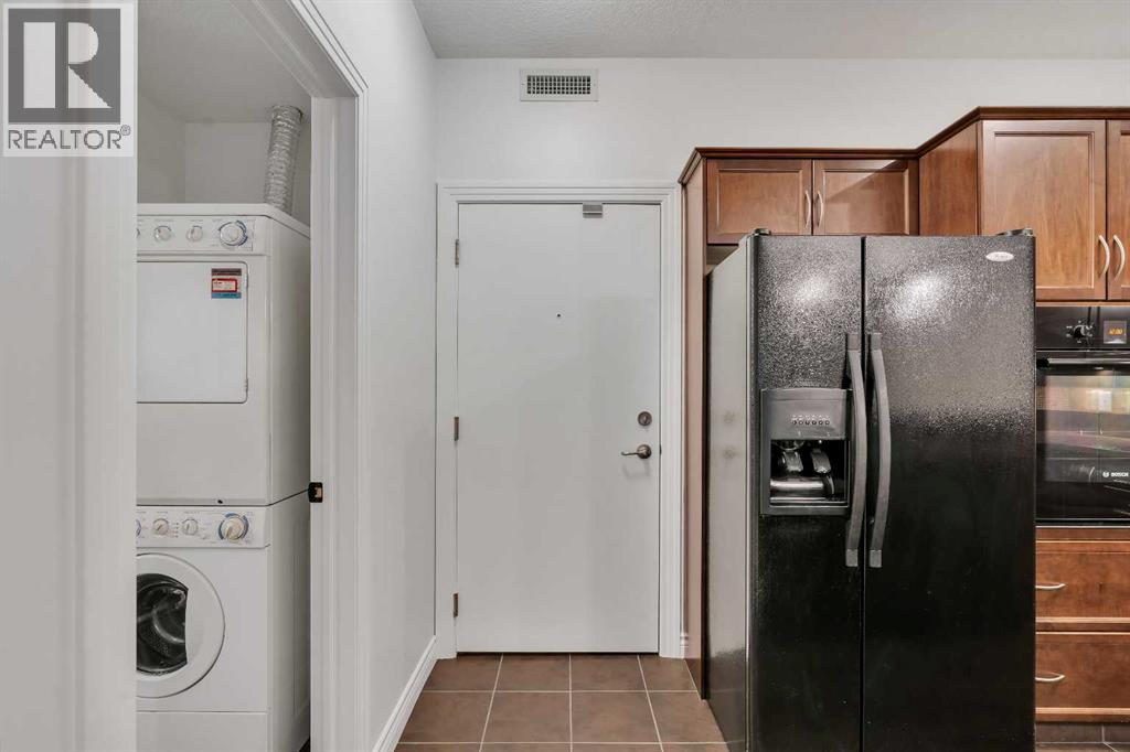 #223 30 Royal Oak Plaza NW - 5