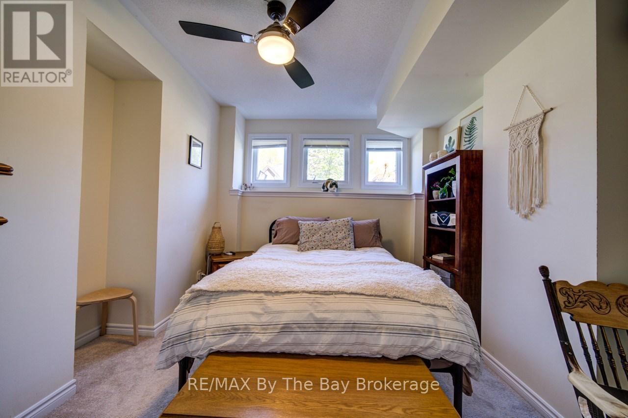 100 ALLEGRA DRIVE - 29
