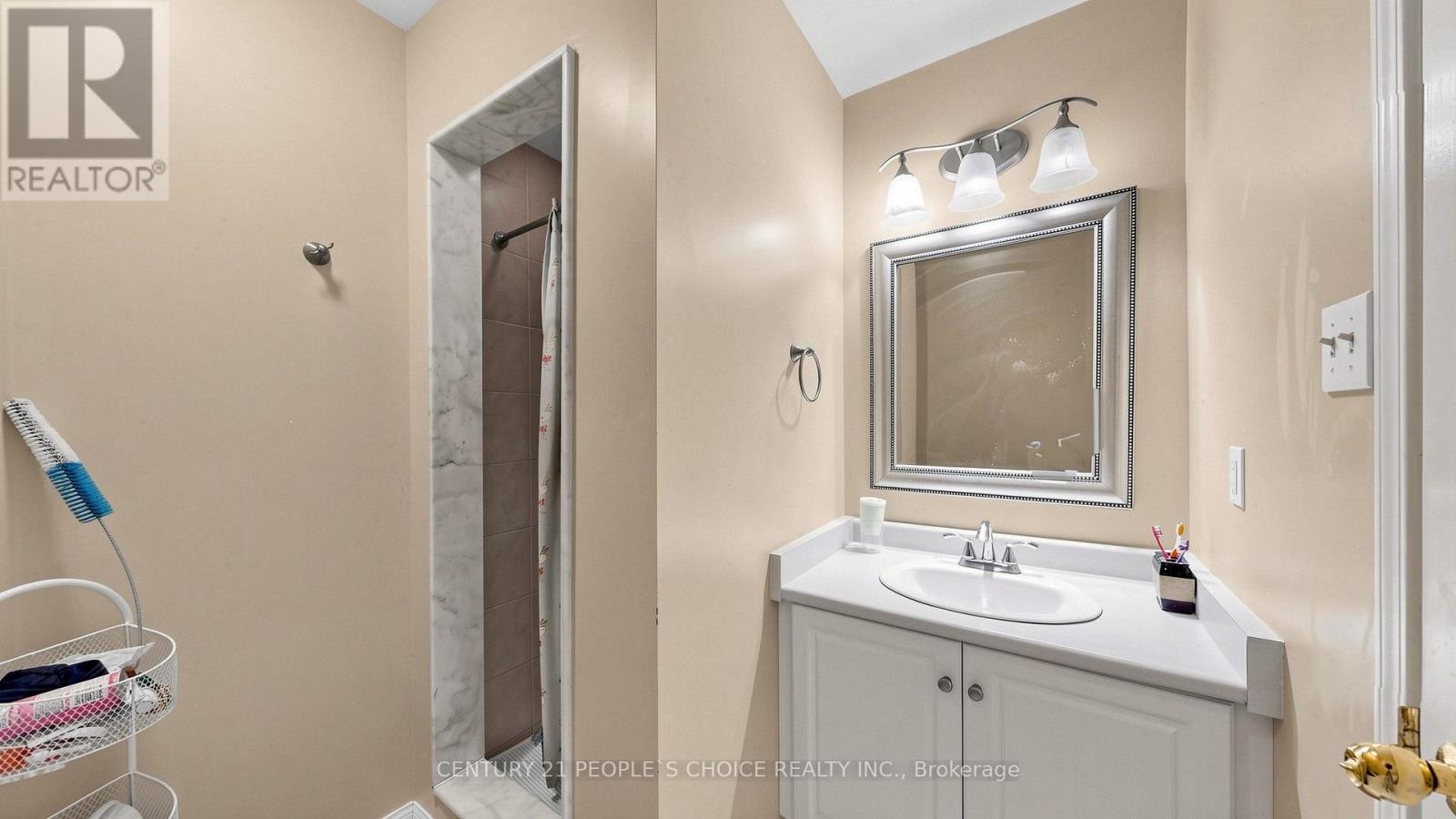 #15 33 ASPEN PARK WAY - 18