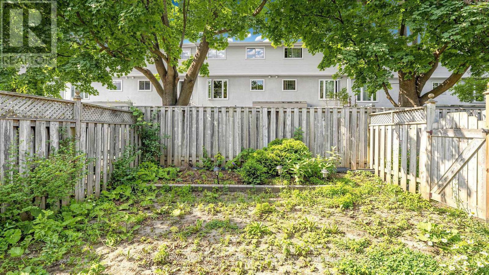 #15 33 ASPEN PARK WAY - 32
