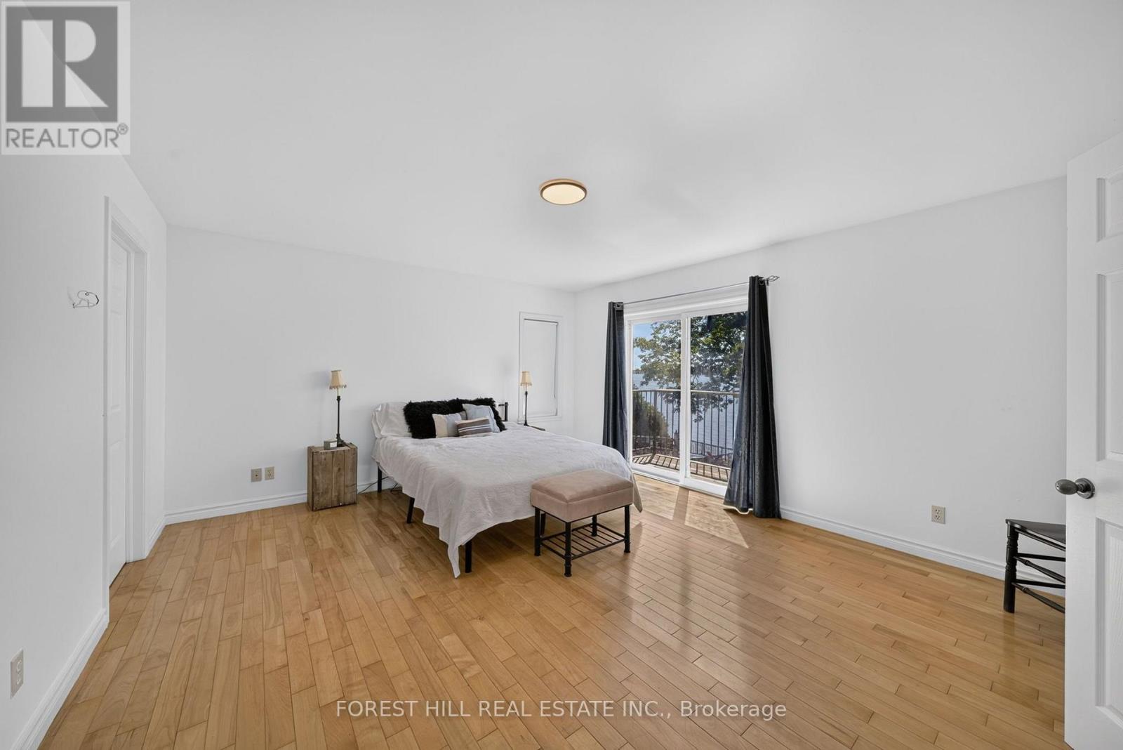 2999 LAKESIDE DRIVE - 11