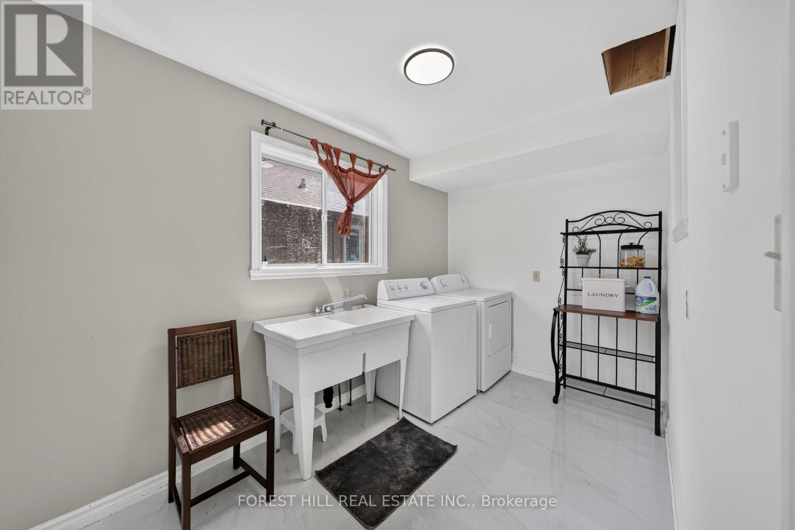 2999 LAKESIDE DRIVE - 10