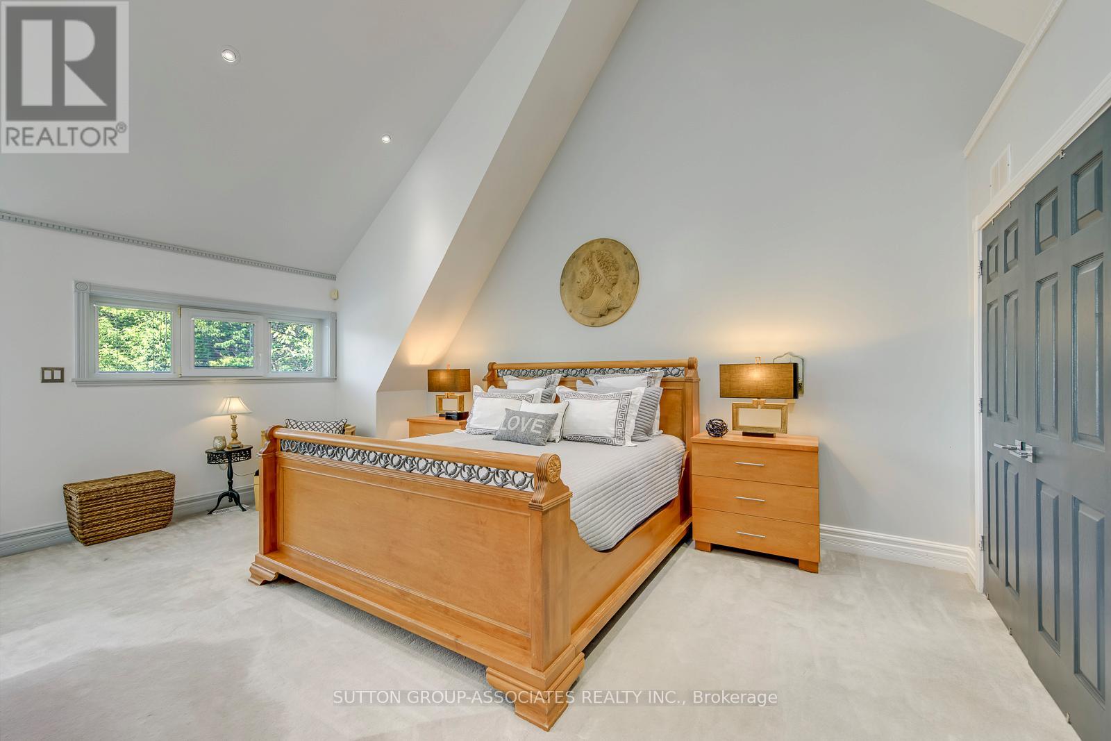 18 MARTIN GROVE ROAD - 7