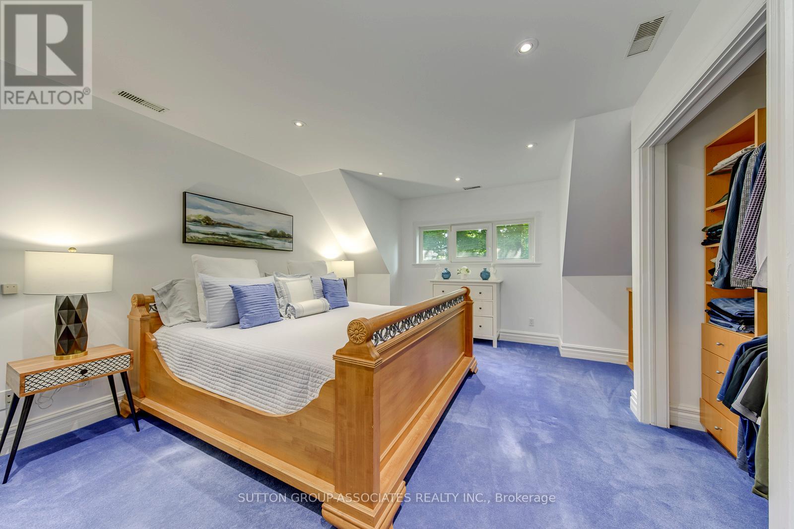 18 MARTIN GROVE ROAD - 13