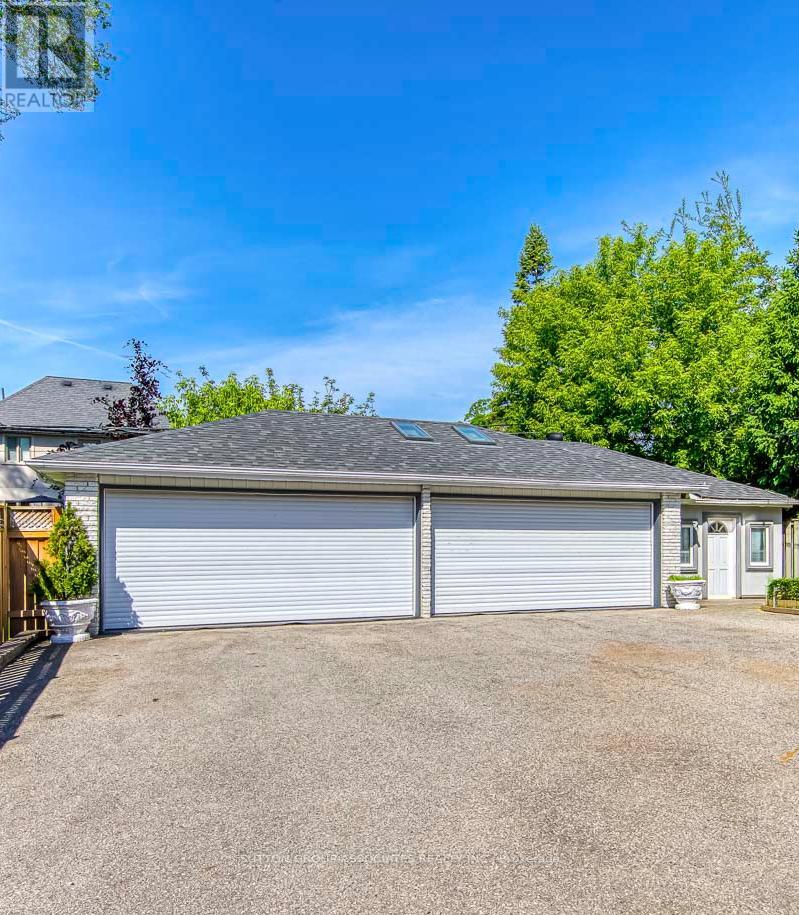 18 MARTIN GROVE ROAD - 22