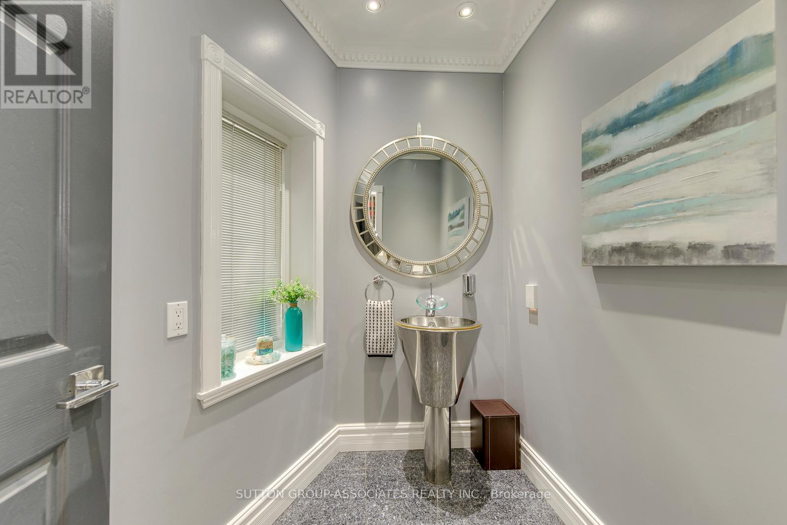 18 MARTIN GROVE ROAD - 6