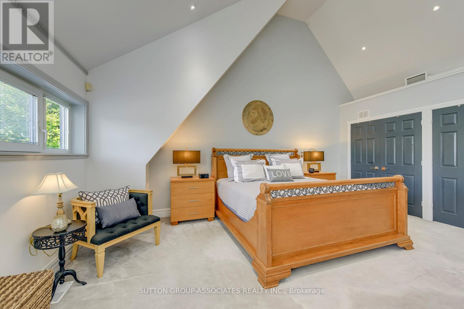 18 MARTIN GROVE ROAD - 8