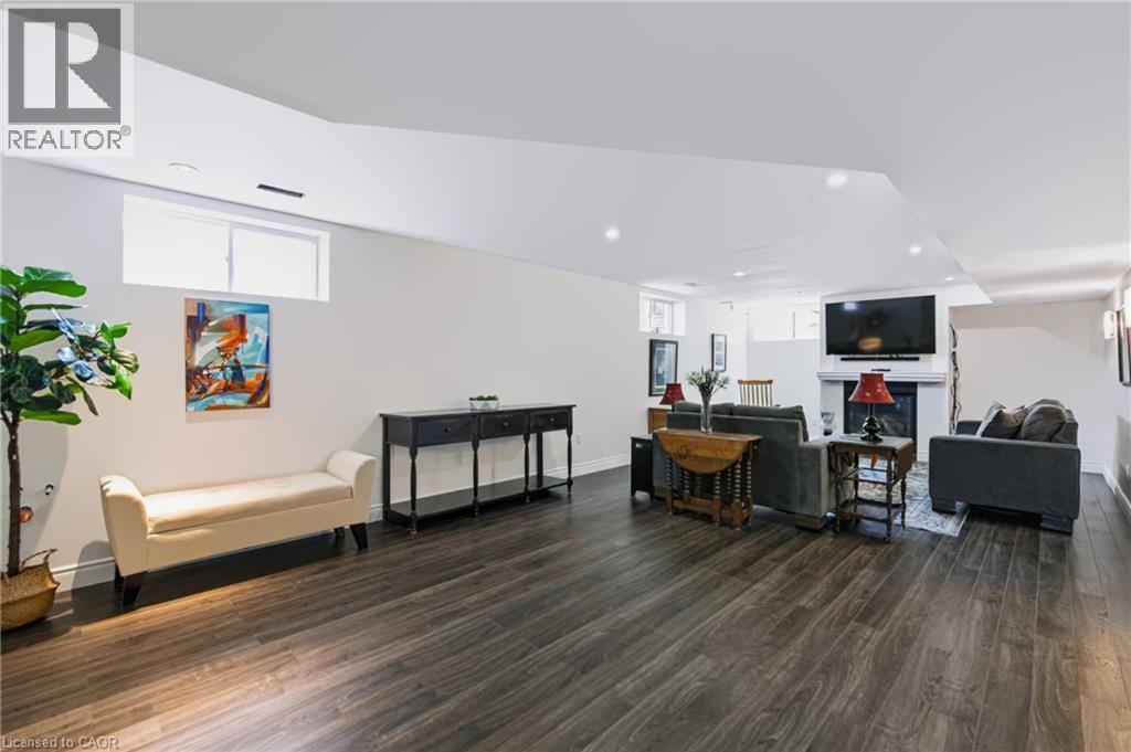 #22 244 DUNDAS Street W - Image 21