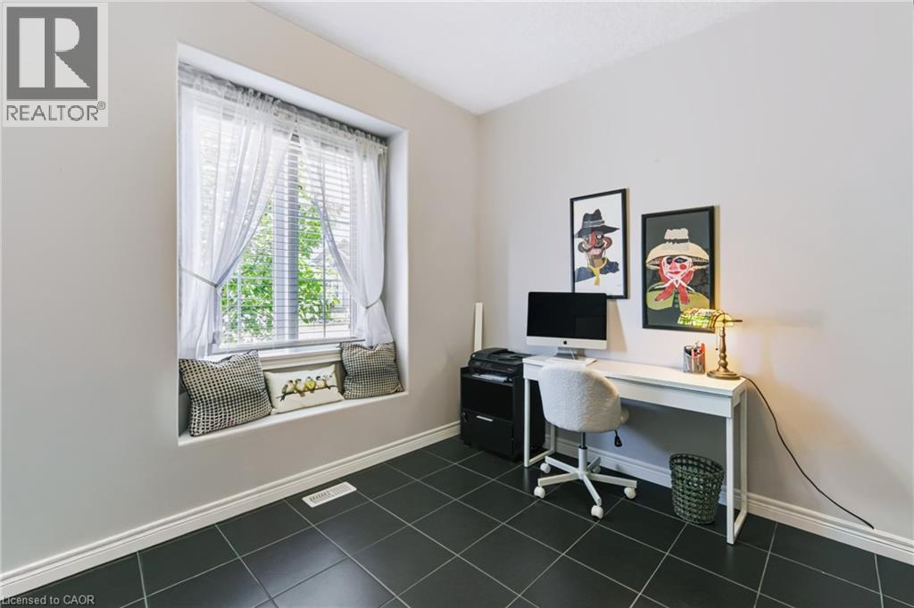 #22 244 DUNDAS Street W - Image 5