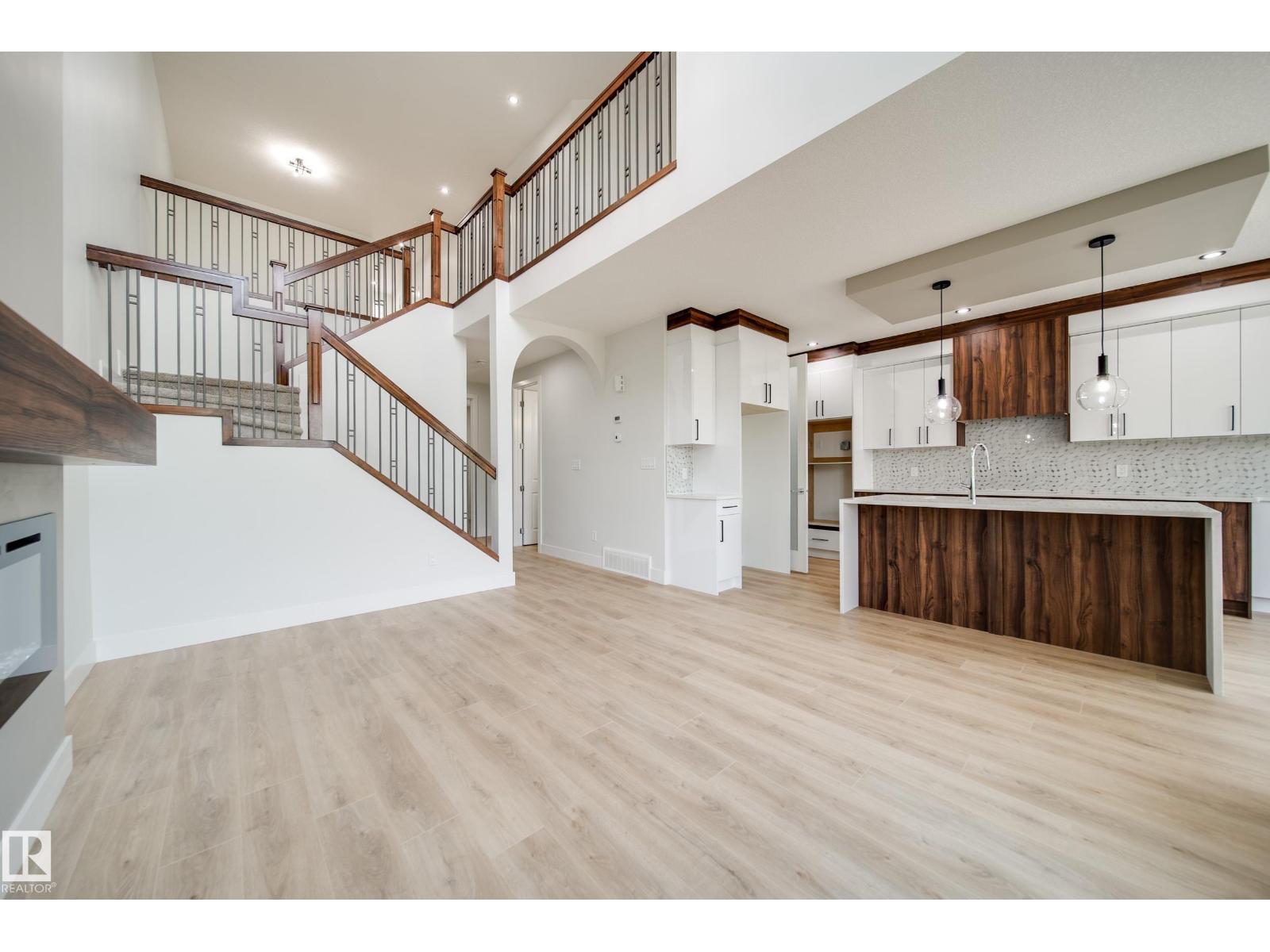 8816 183 AV NW - 14
