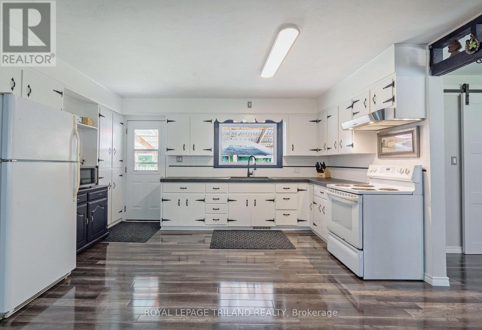 3585 IMPERIAL ROAD - 16