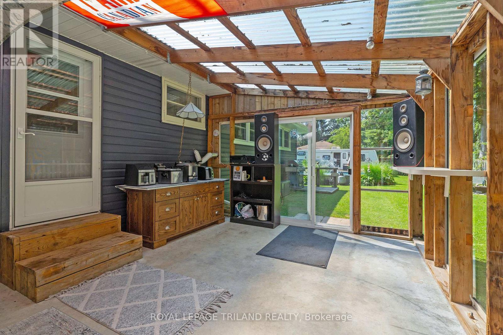 3585 IMPERIAL ROAD - 32