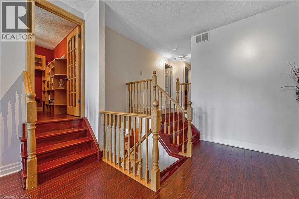 87 STEEPLERIDGE Street - 25