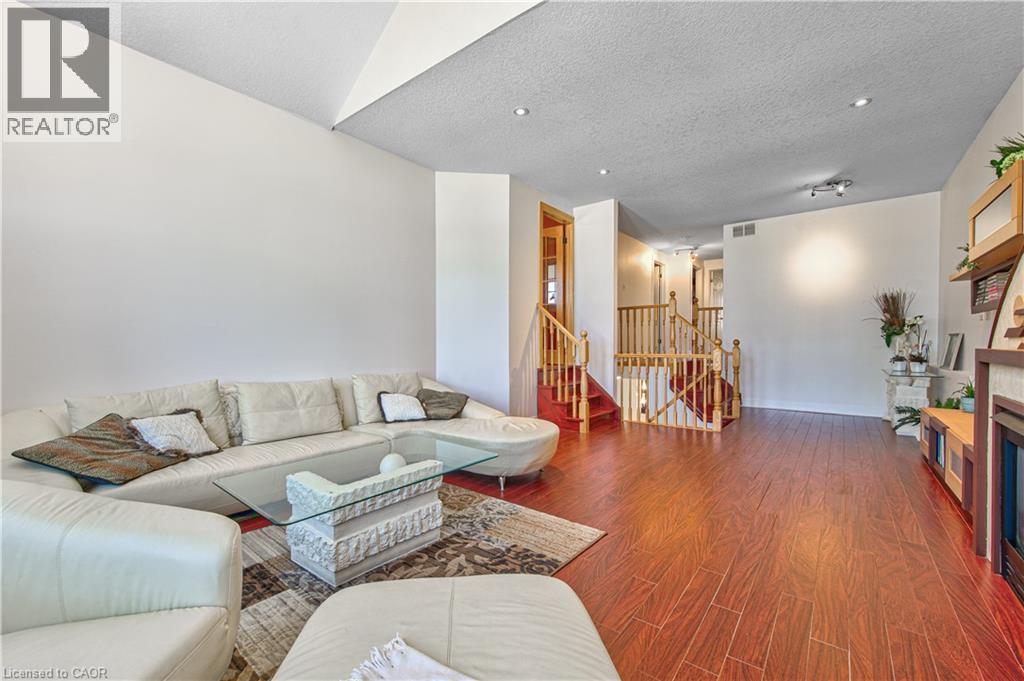 87 STEEPLERIDGE Street - 29