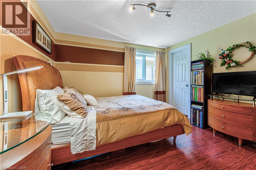 87 STEEPLERIDGE Street - 34