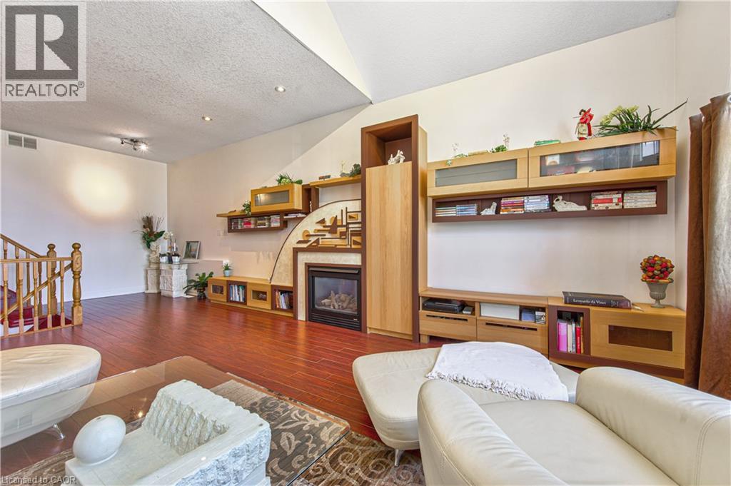 87 STEEPLERIDGE Street - 30