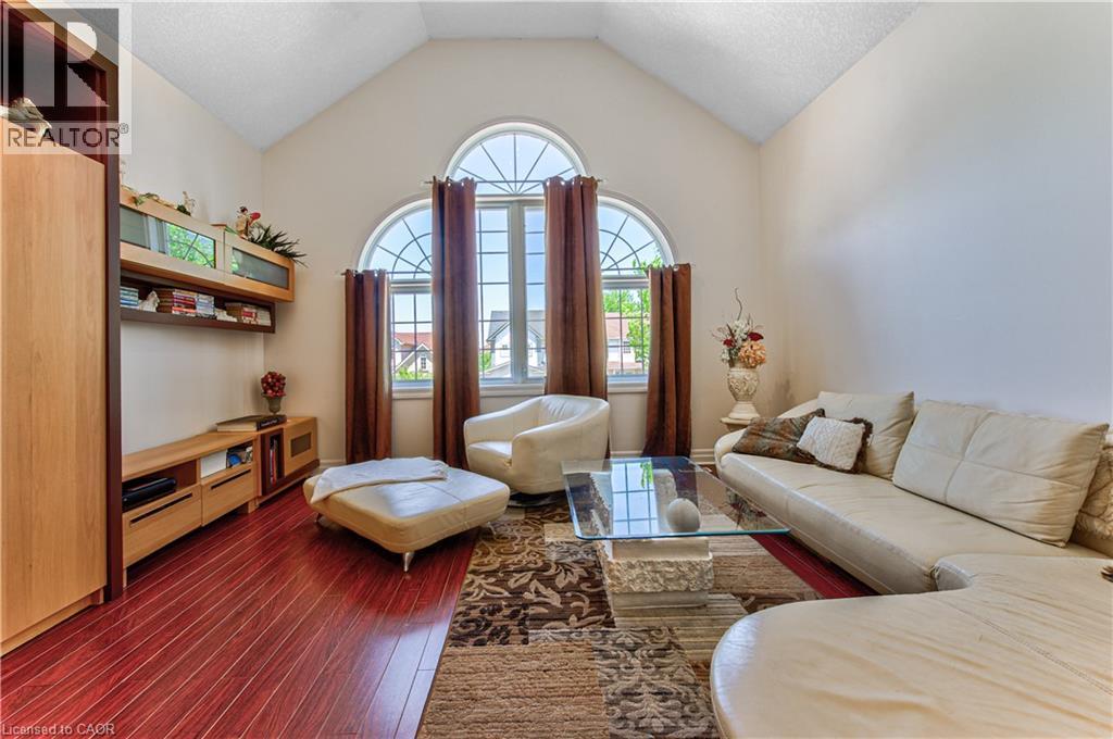 87 STEEPLERIDGE Street - 28