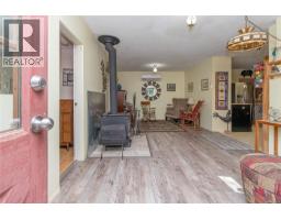 Living room - 3401 River Rd, Chemainus, BC V0R1K3 Photo 6