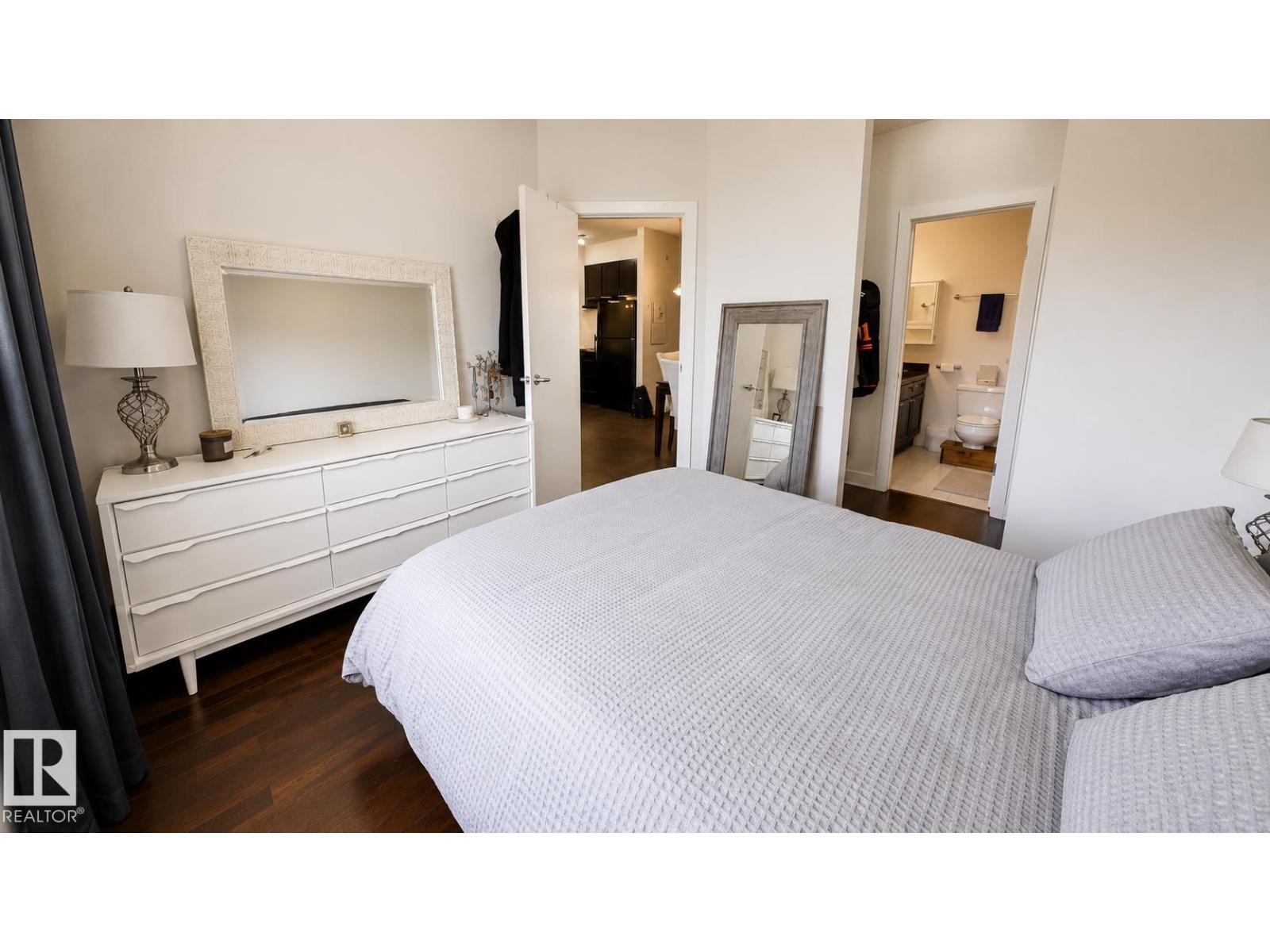 #405 9750 94 ST NW - 8