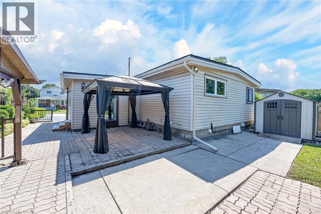 96 FIELDING Crescent - 36