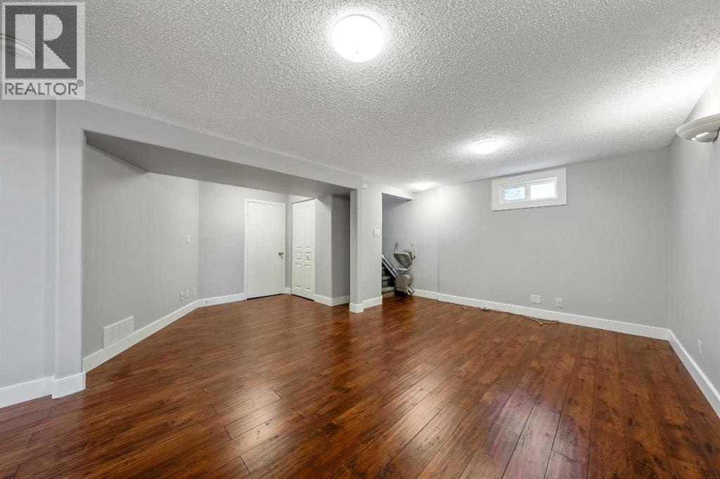 629 Agate Crescent SE - 18