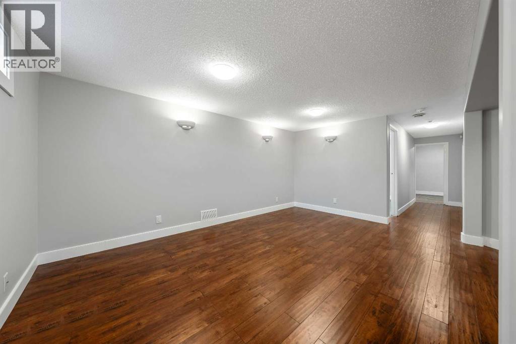 629 Agate Crescent SE - 17