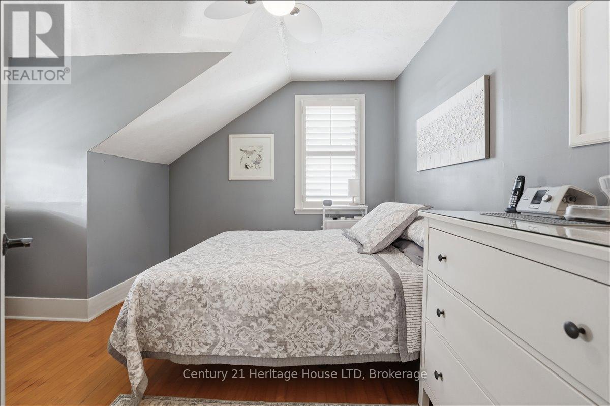 18 NORTHHAVEN ROAD - 18