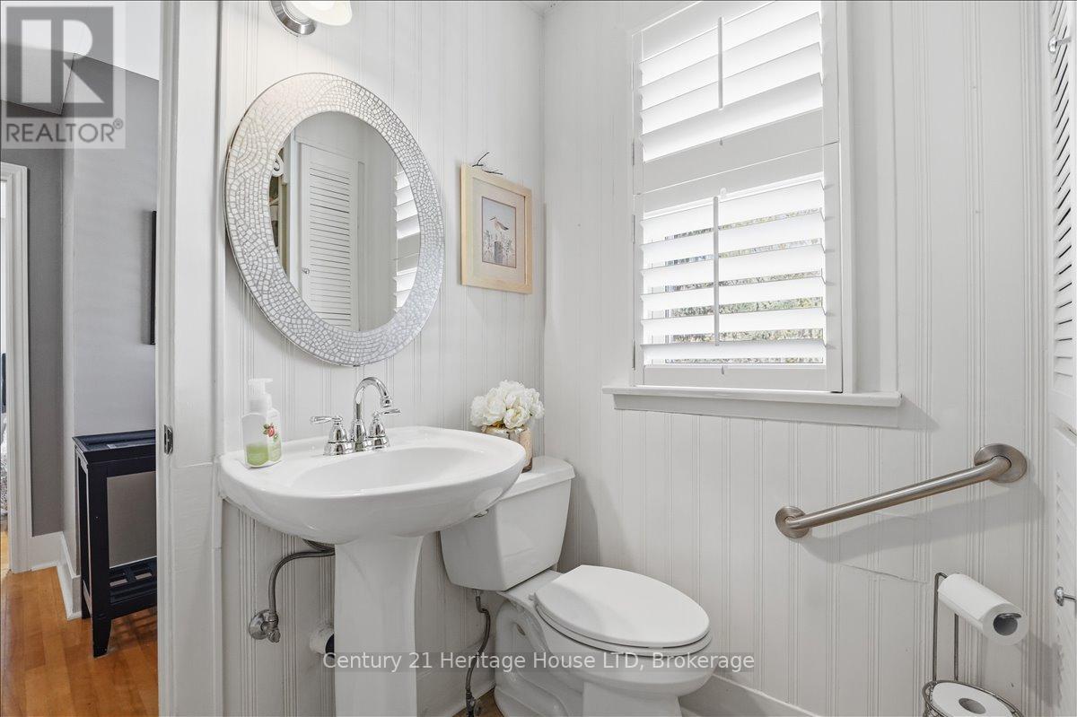 18 NORTHHAVEN ROAD - 21