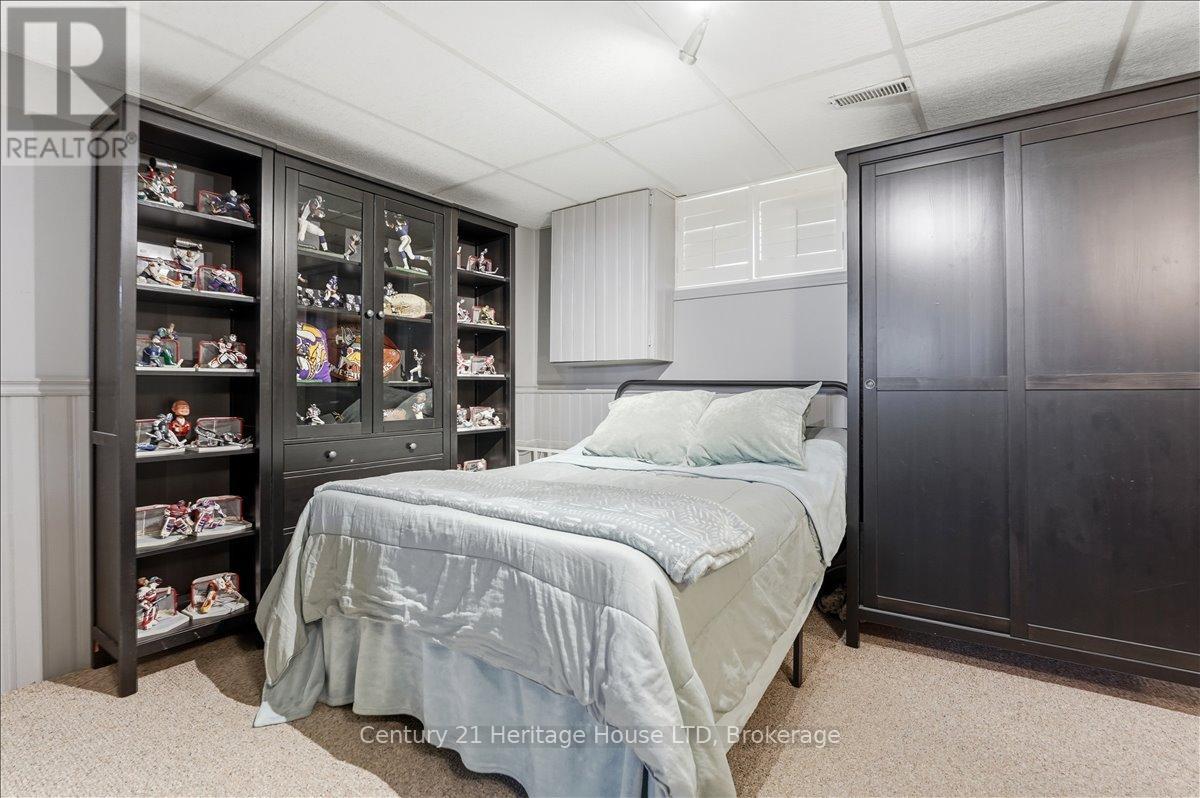 18 NORTHHAVEN ROAD - 25
