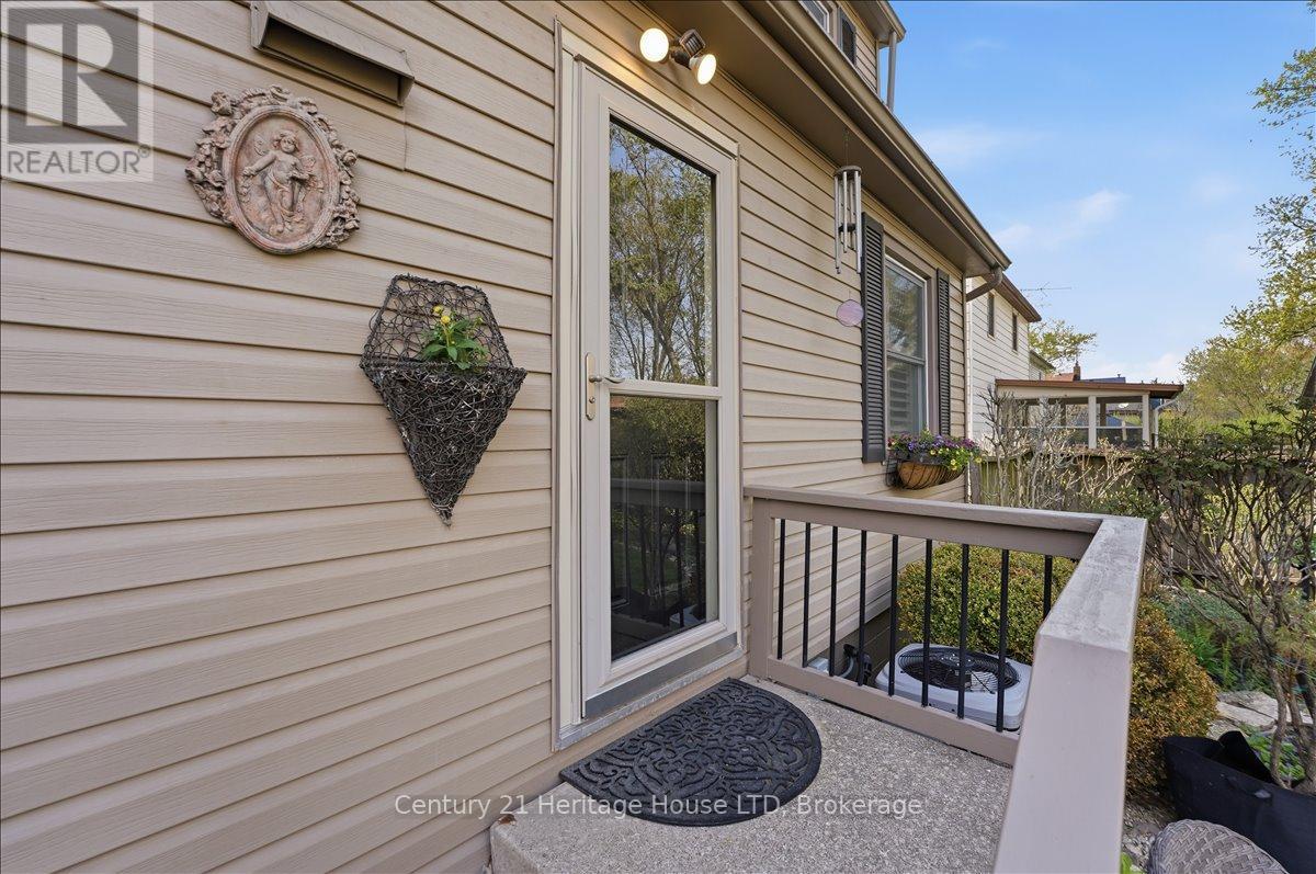 18 NORTHHAVEN ROAD - 28