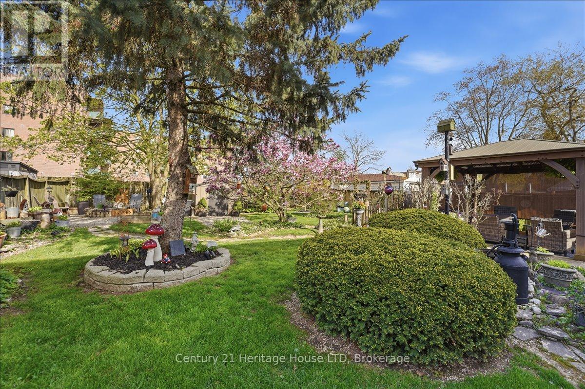 18 NORTHHAVEN ROAD - 32