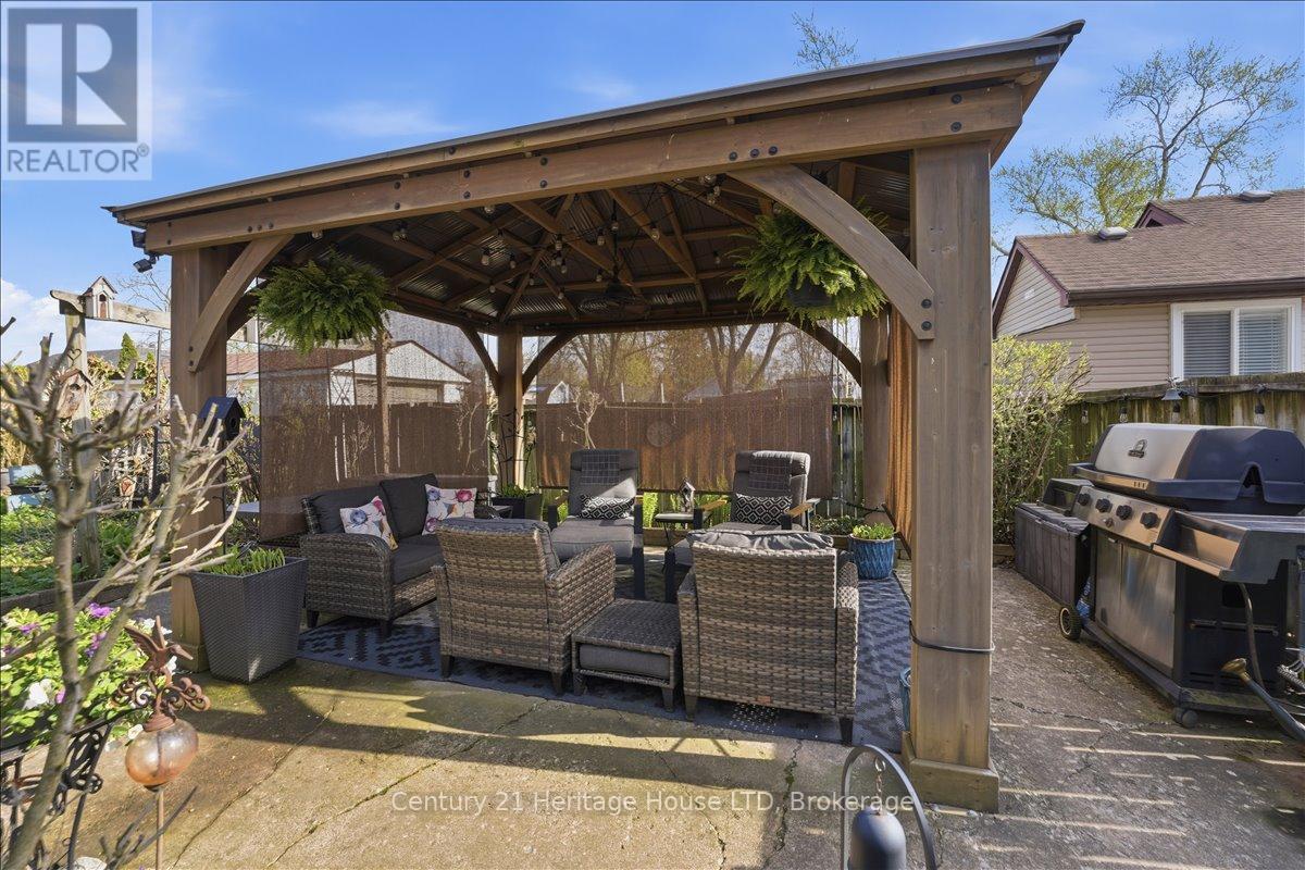 18 NORTHHAVEN ROAD - 34