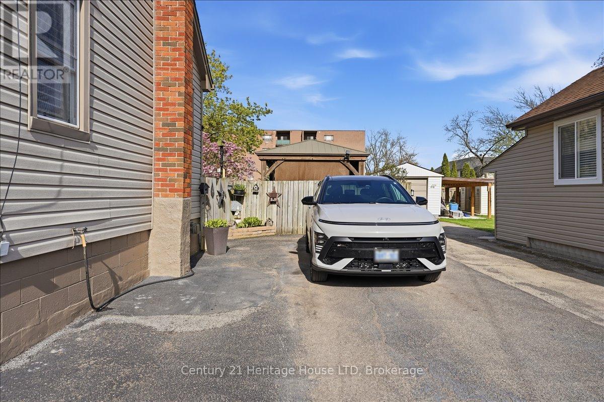 18 NORTHHAVEN ROAD - 4