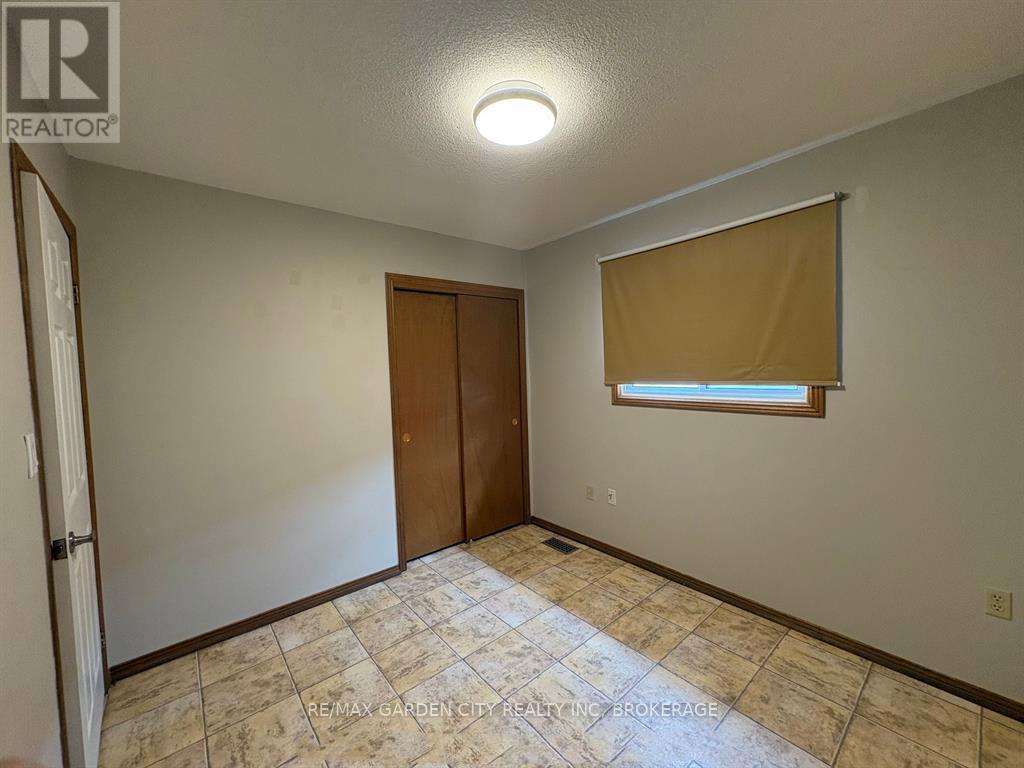 6141 WILDROSE CRESCENT - 19