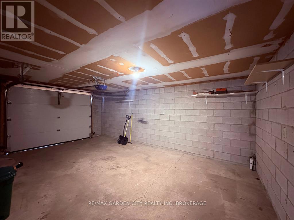 6141 WILDROSE CRESCENT - 32