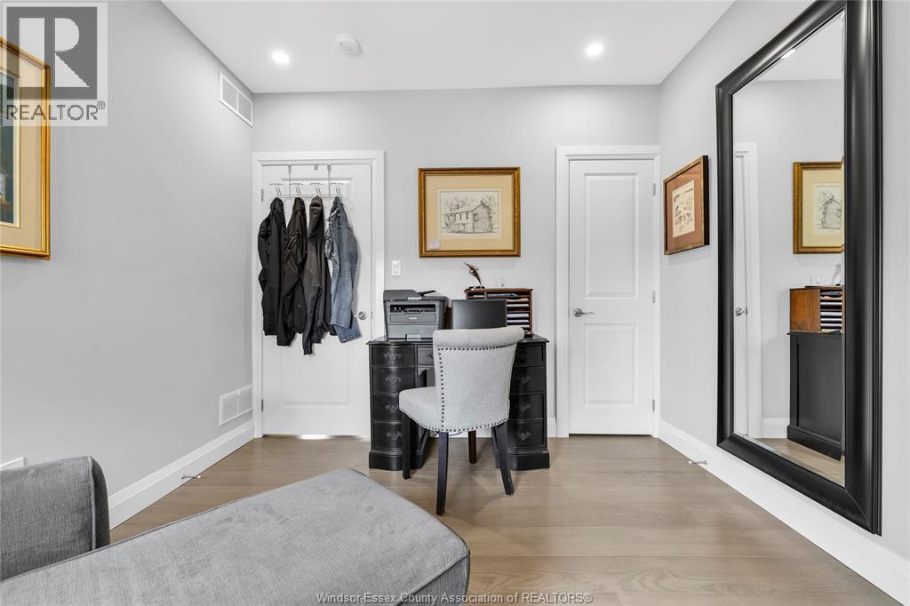 864 Monmouth ROAD - 21