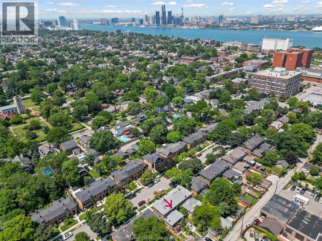 864 Monmouth ROAD - 32