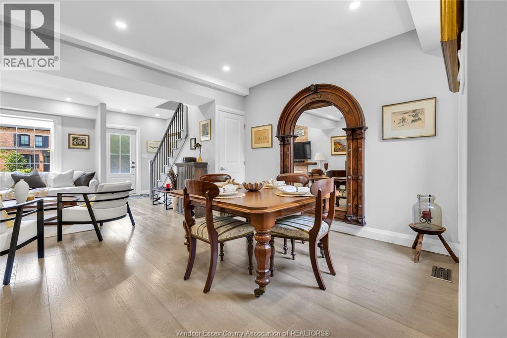 864 Monmouth ROAD - 9
