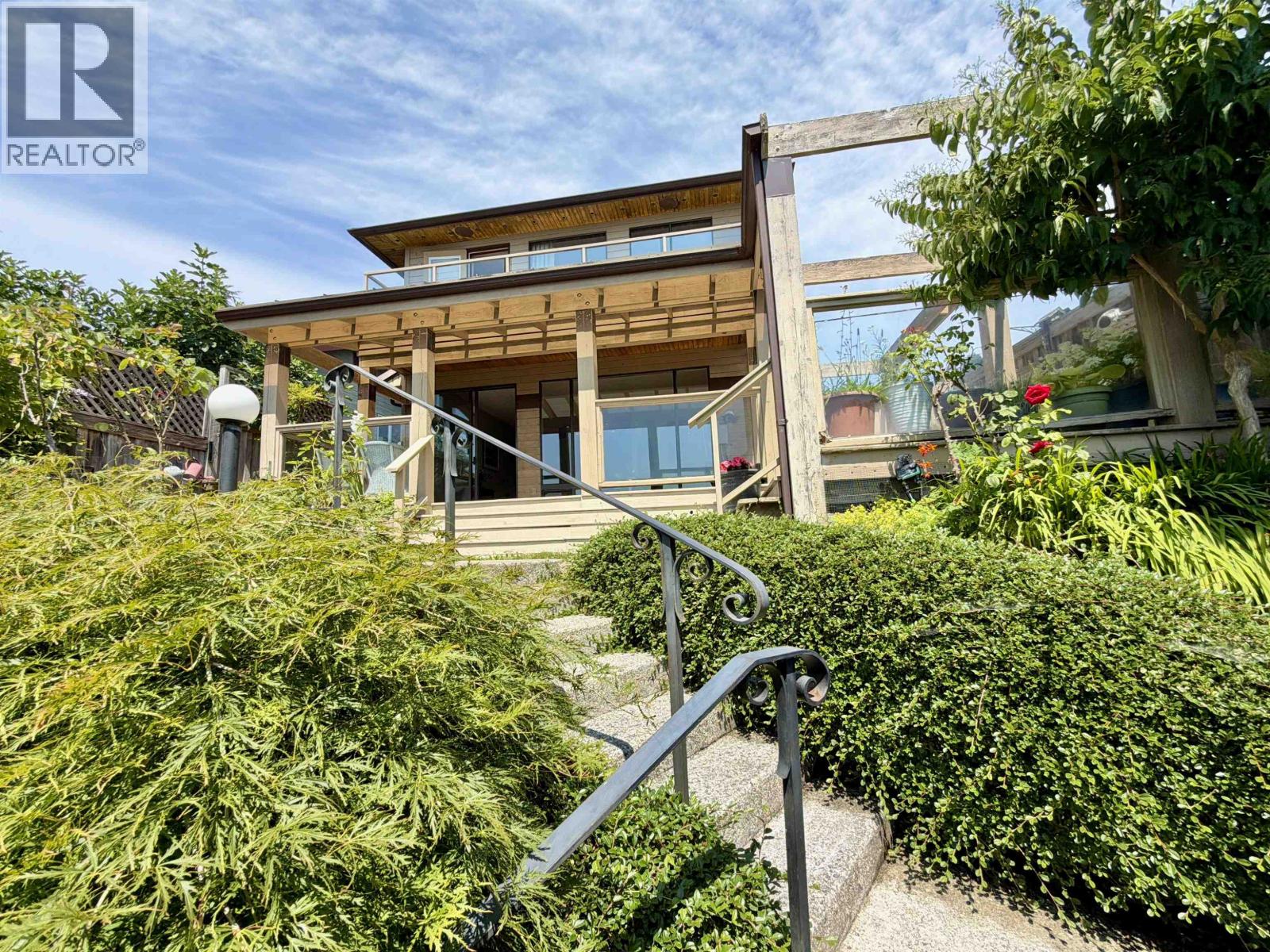 735 FRANKLIN ROAD, Gibsons